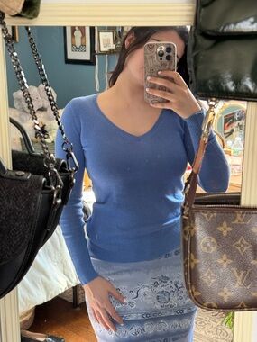 Ann Taylor cashmere V-Neck Sweater in Periwinkle Blue
